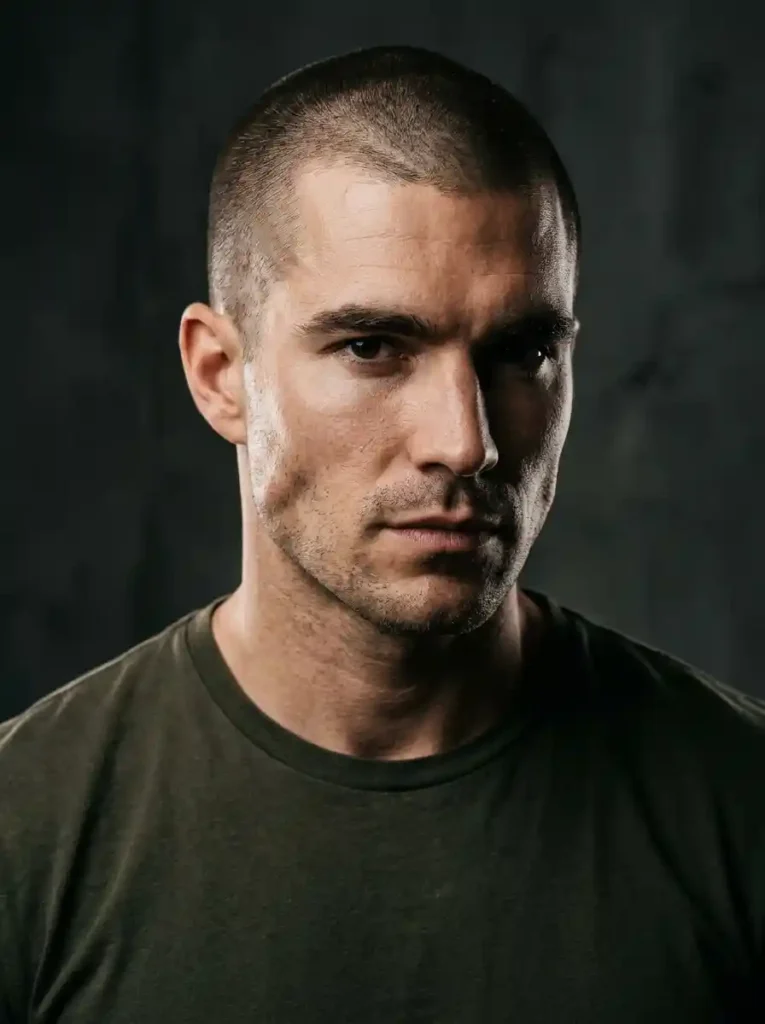 20 Jake Gyllenhaal Hairstyles Every Modern Guy Should Try 4 The Jarhead Buzzed Military Look That Transformed His Appearance